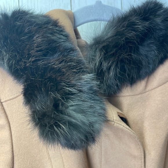 Saks Fifth avenue wool coat size 6 - Picture 3 of 16